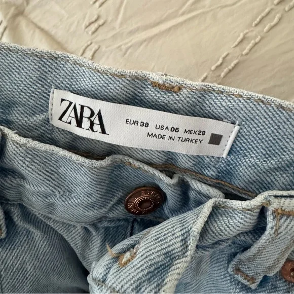 Zara Light Wash Wide-Leg Jeans - Size 6 - Picture 7 of 8